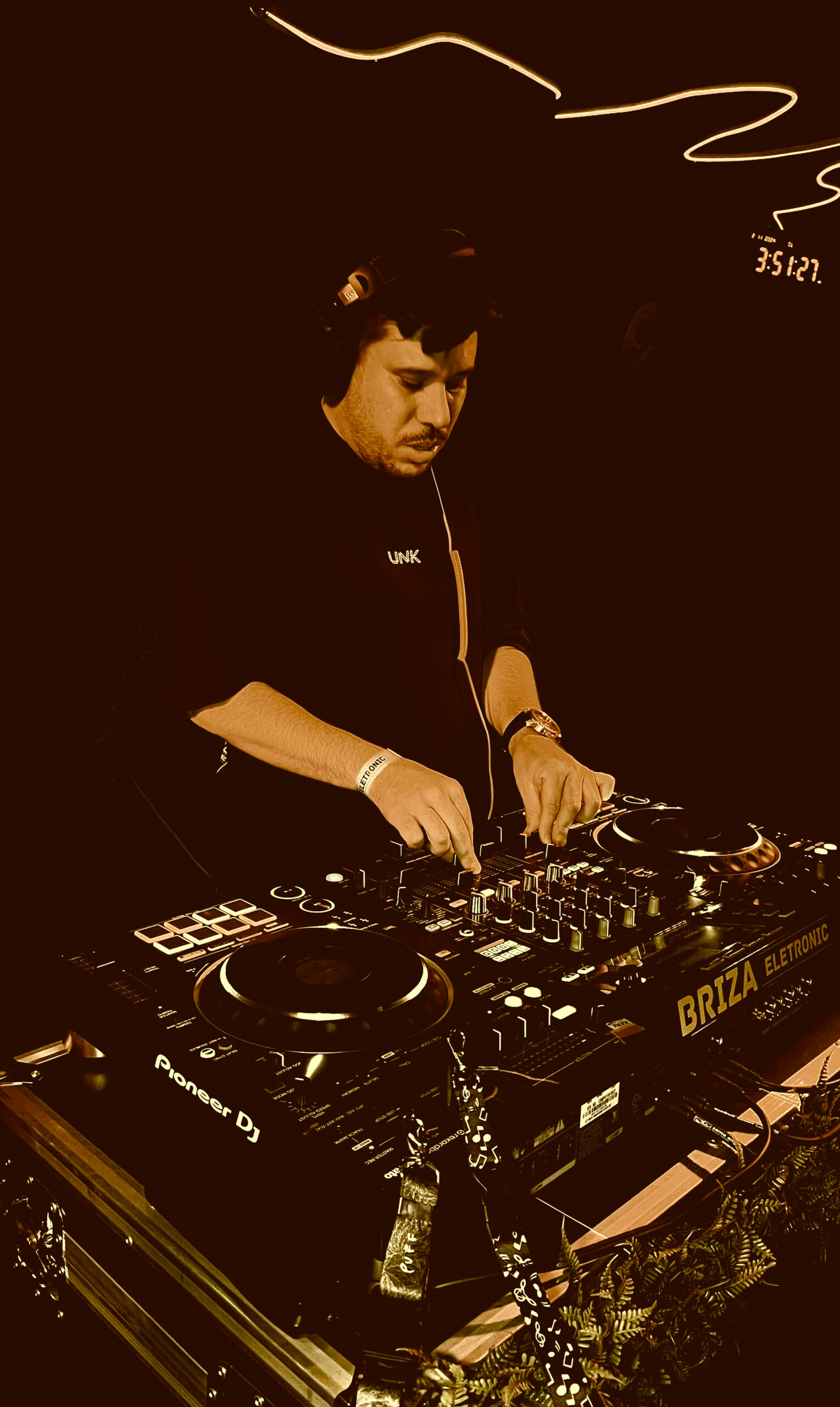 Em ritmo de Ano Novo, Washington Costa anuncia lançamento de “Virada”